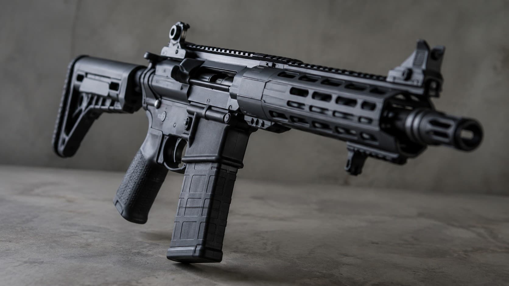 Vantagens e Desafios do Uso de Polímeros em Armas de Fogo